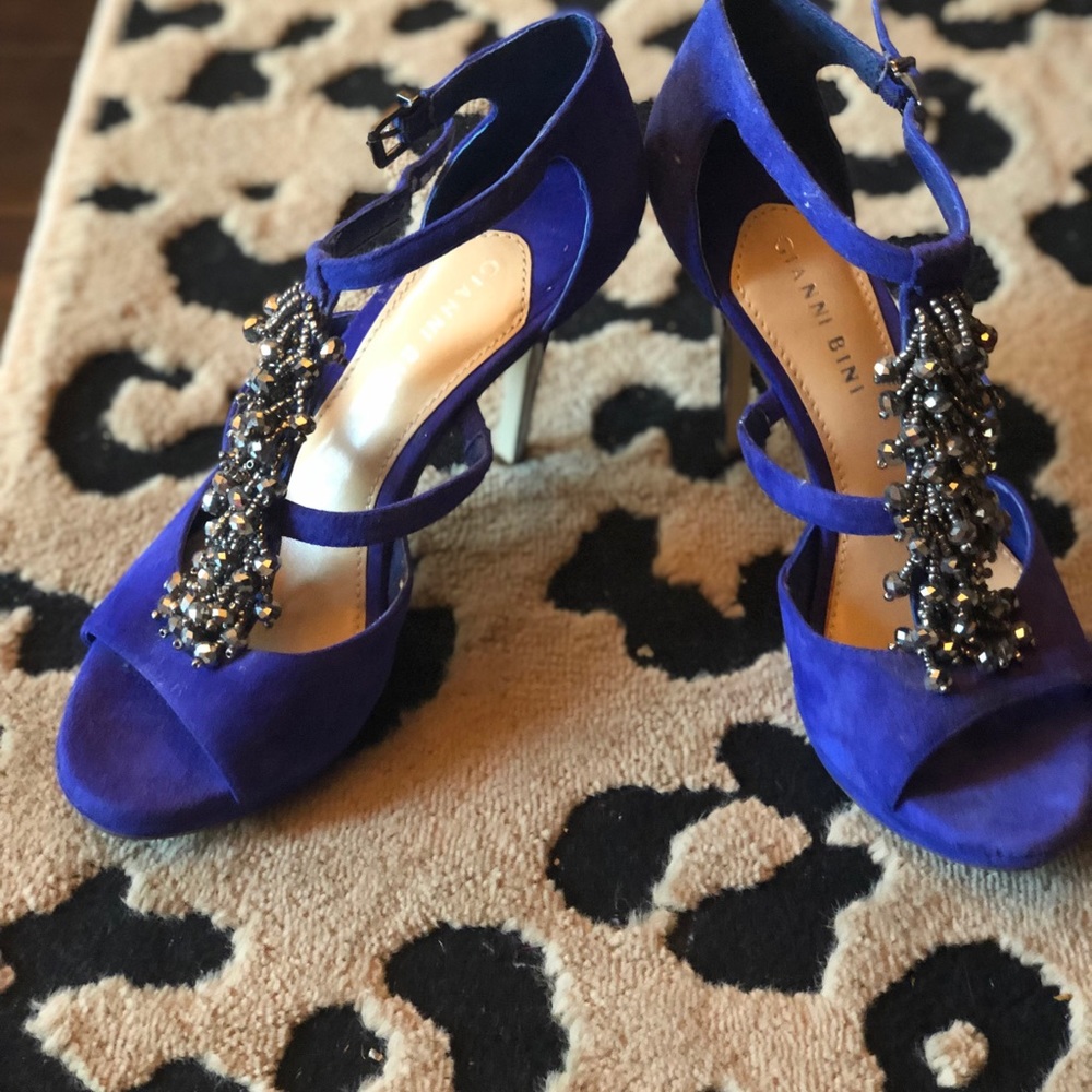 Gianni Bini beautiful bright blue platform heels